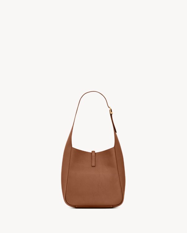 LE 5 À 7 supple small in grained leather - Image 24