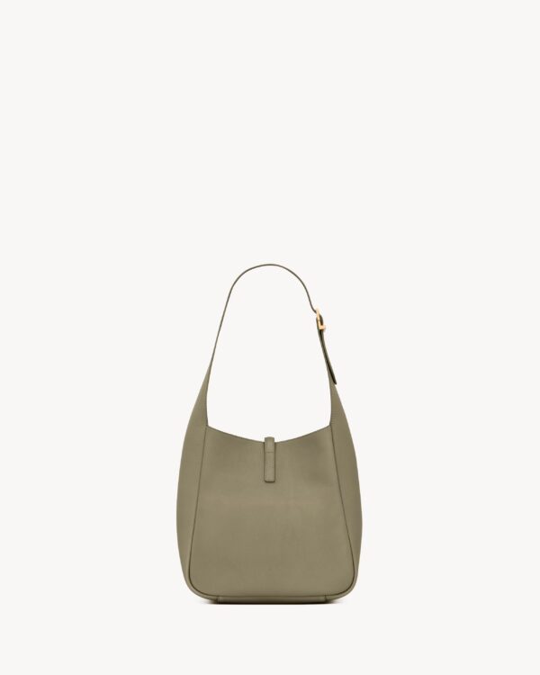 LE 5 À 7 supple small in grained leather - Image 17