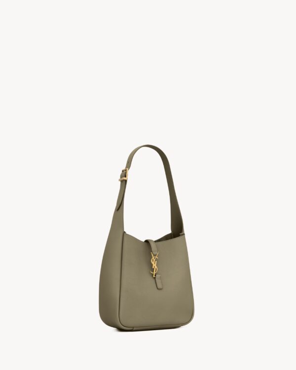 LE 5 À 7 supple small in grained leather - Image 15
